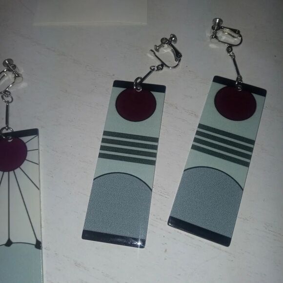 Cute screw back‎ earrings - Picture 3 of 3